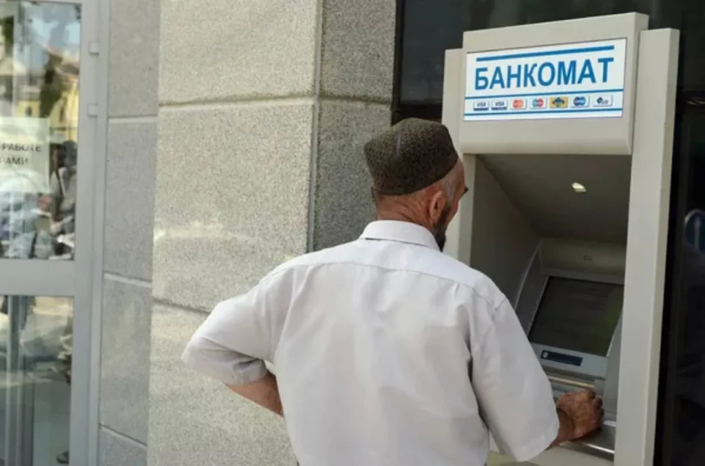 Минтруд сообщил о самых высокооплачиваемых вакансиях для мигрантов в Москве и регионах