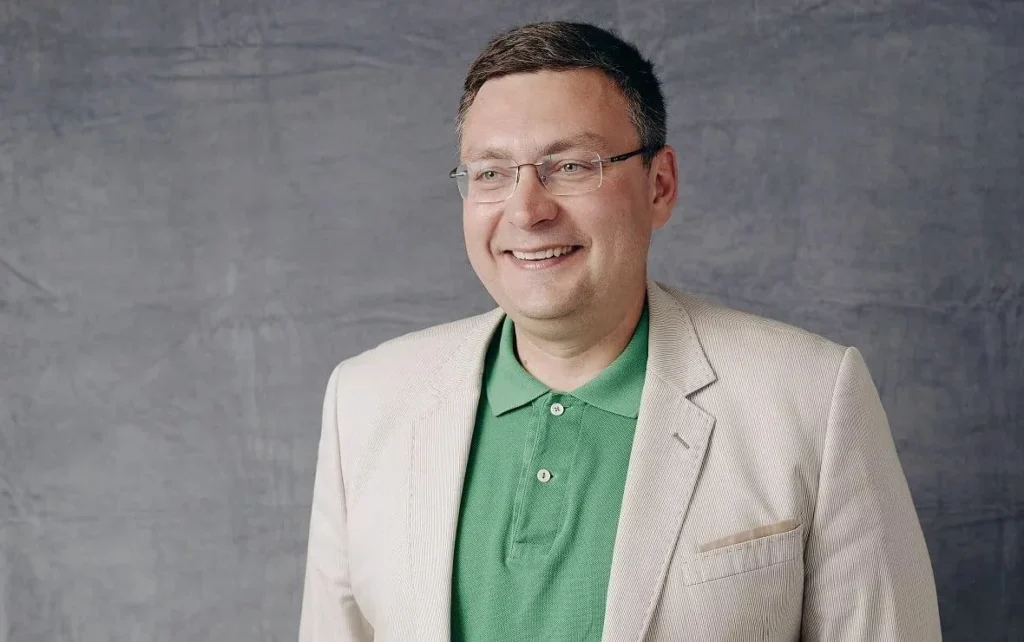 Заместитель главы общества «Знание» Антон Сериков арестован по подозрению в растрате