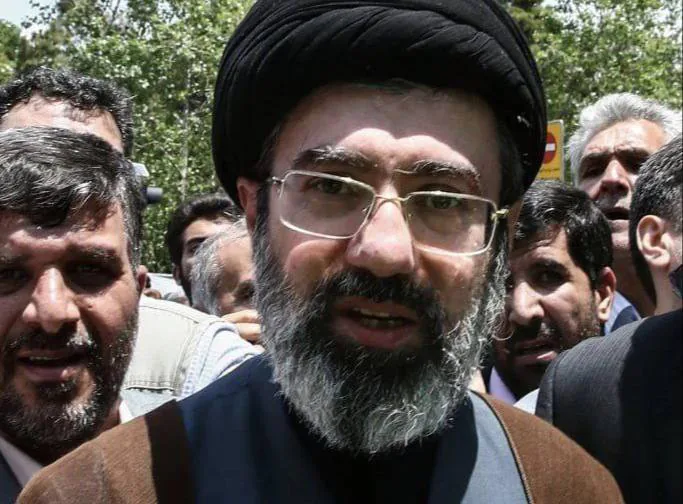 Глава Ирана Хаменеи не выходит на связь, в СМИ обсуждают возможную смерть