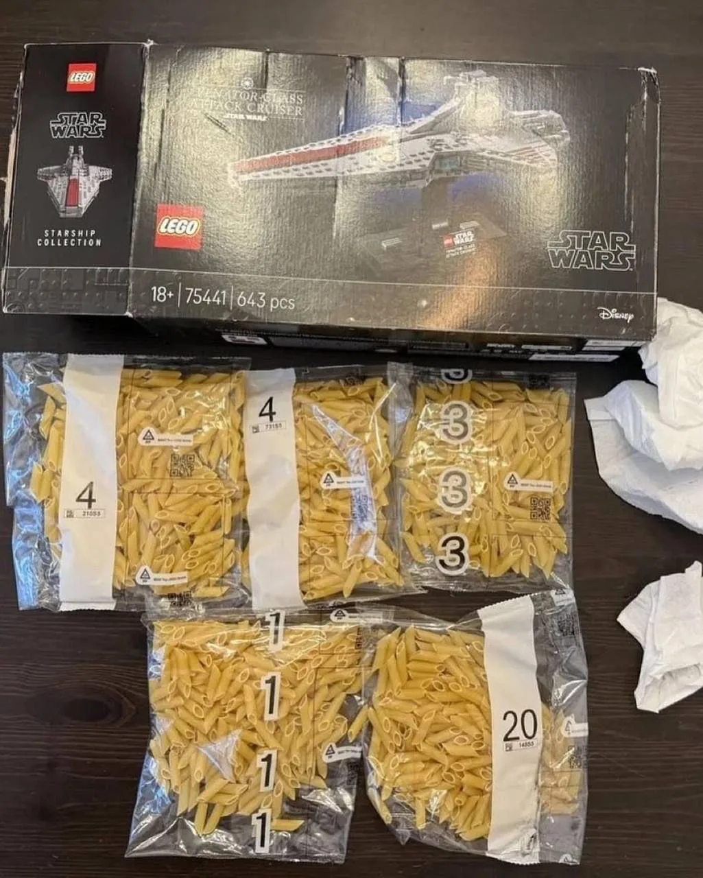 В США мошенник использовал макароны вместо деталей LEGO для возврата дорогих наборов