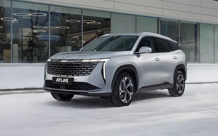 Geely отзывает 40 тысяч автомобилей Atlas в России из-за неисправности парковочного ассистента