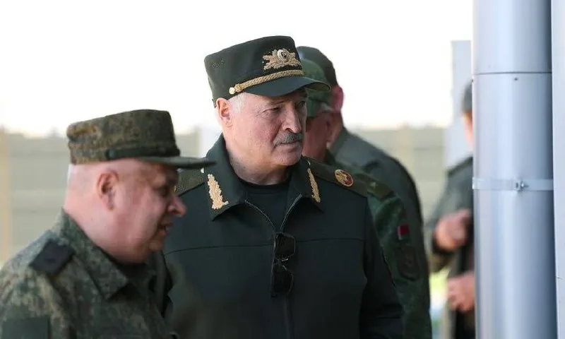 Лукашенко заявил, что ракетный комплекс «Искандер-М» стал «машиной его мечты»