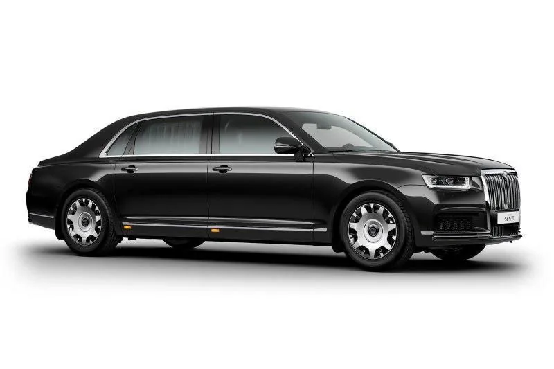 На ПМЭФ-2026 представят обновлённые Aurus Senat и Aurus Senat Long