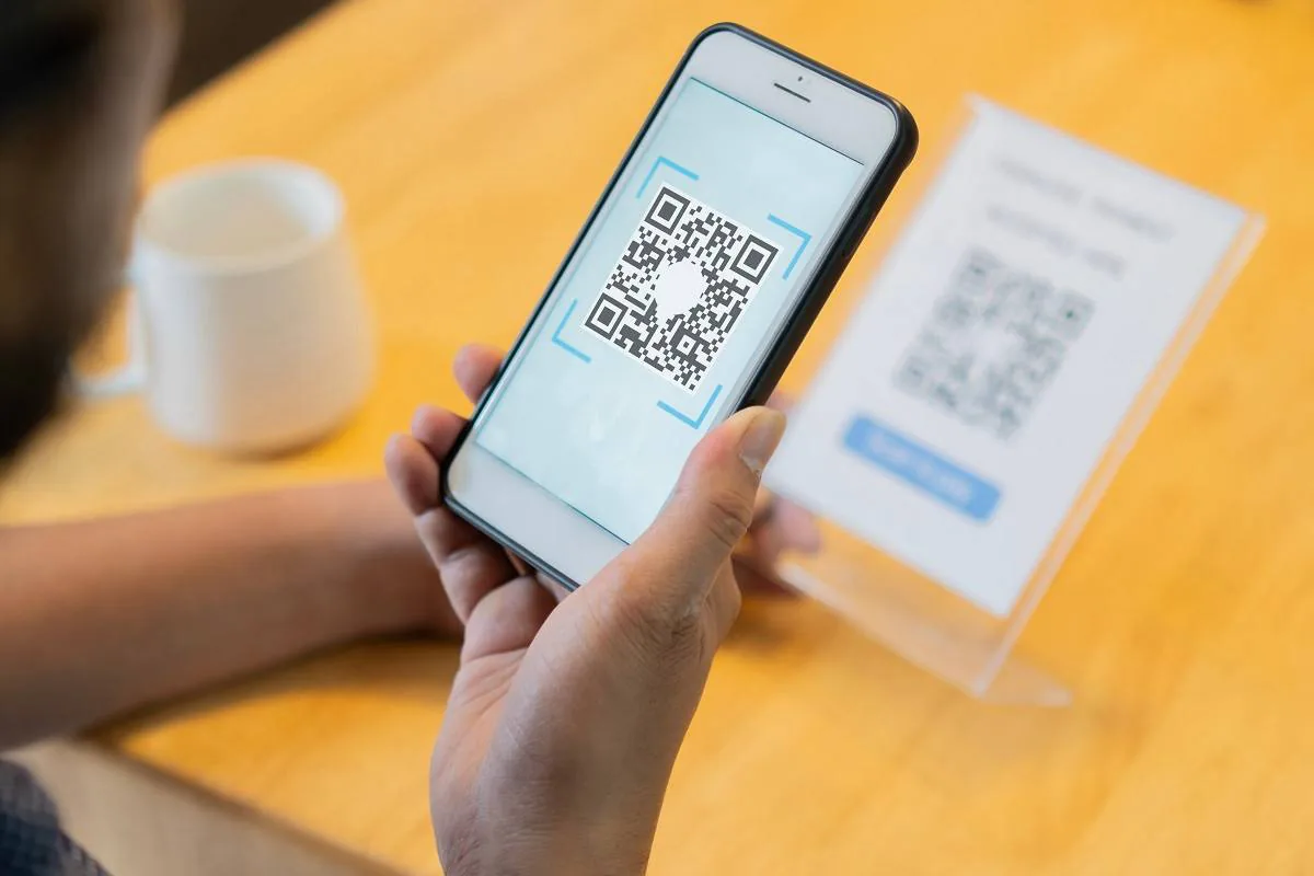 Центробанк России установил переходный период для внедрения единого QR-кода до 2027 года